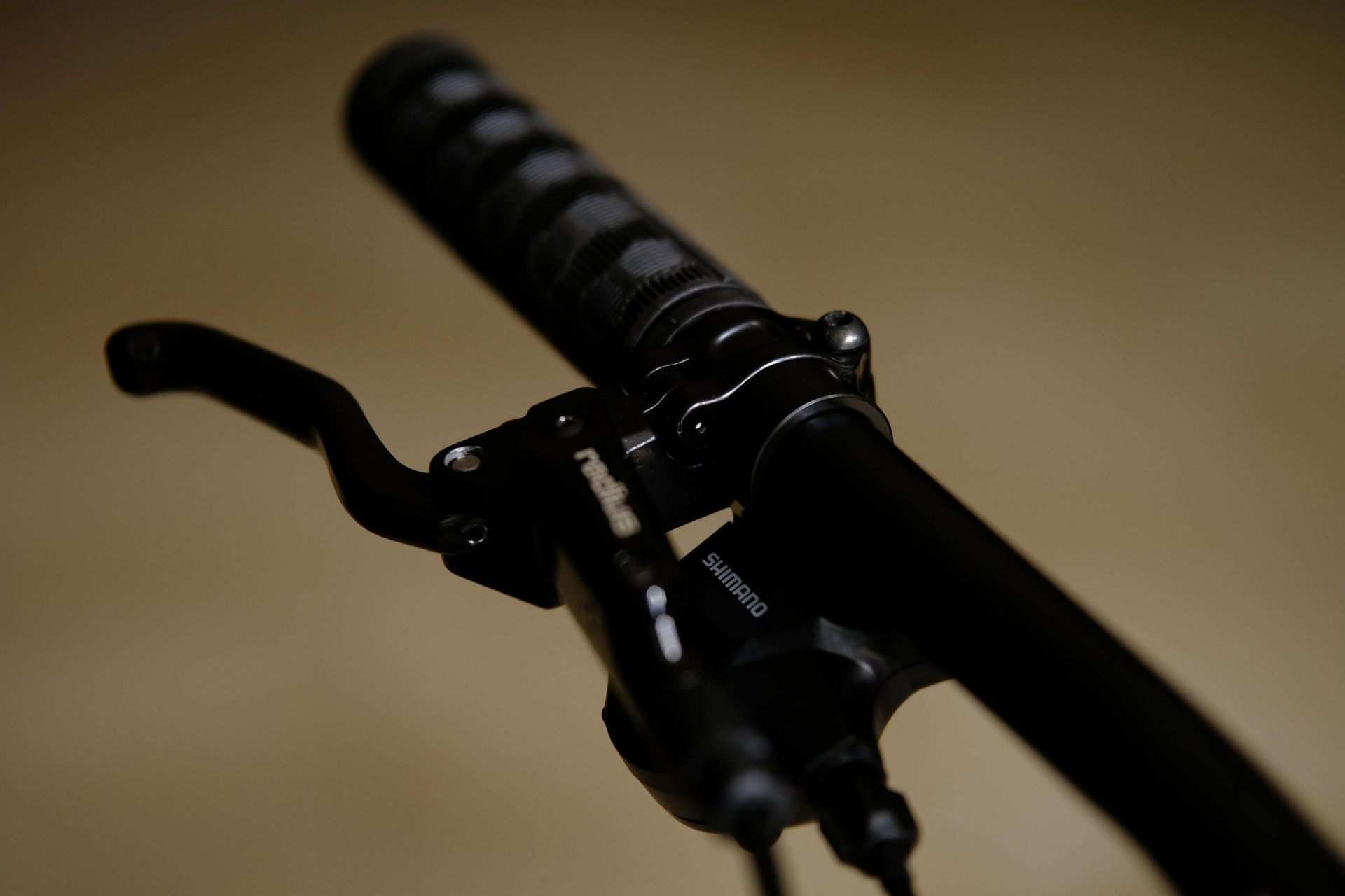 Манетка Shimano Altus M-315 HOKE ONE STUNT 26 матовый серый